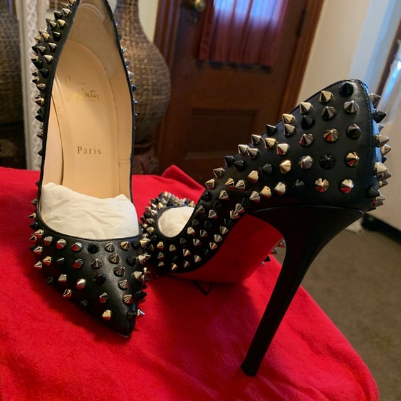 Christian Louboutin women heels - Picture 4 of 8